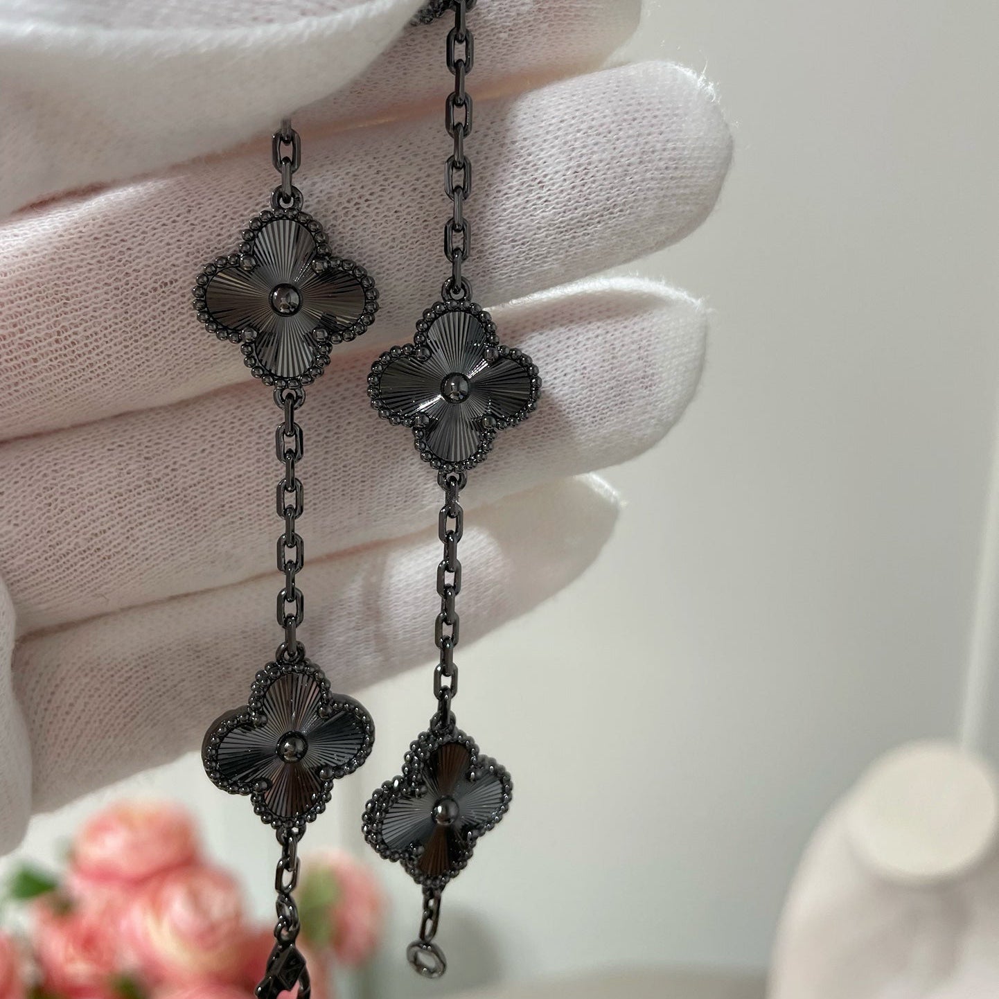 [Imperial]Nuevo BRAZALETE NEGRO TREBOL 5 MOTIVOS