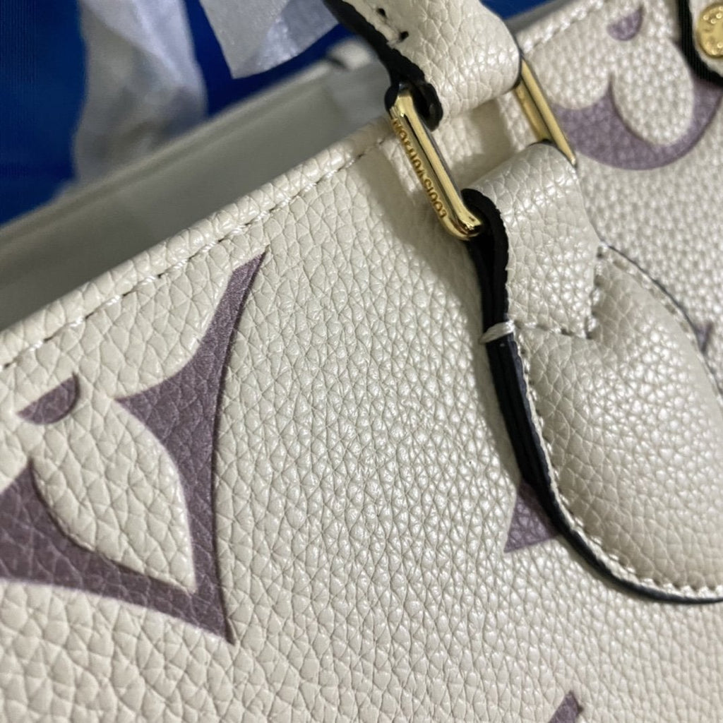 ONTHEGO PM 25 CREME GEPRÄGTES GENARBIGES RINDLEDER 