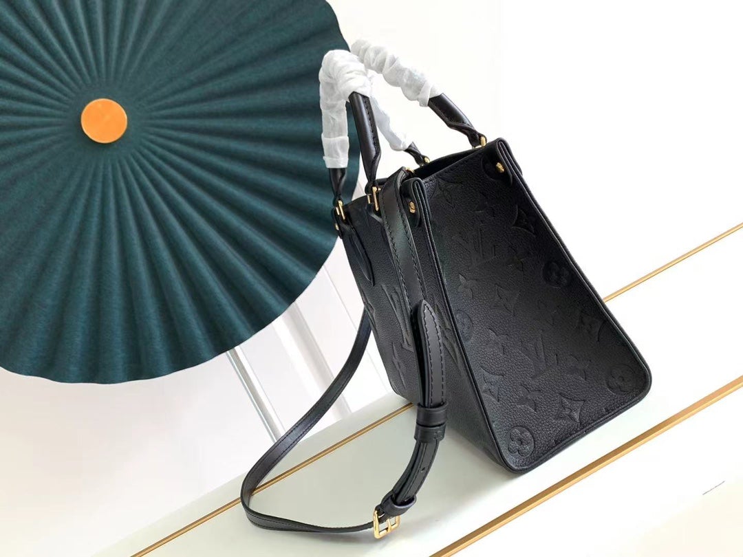 ONTHEGO PM 25 SCHWARZES MONOGRAMM EMPREINTE RIESENLEINWAND