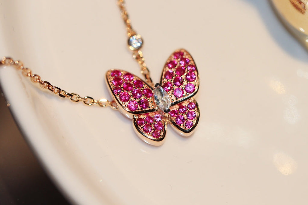 Imperial Butterfly Halskette aus rotem Diamanten in Roségold