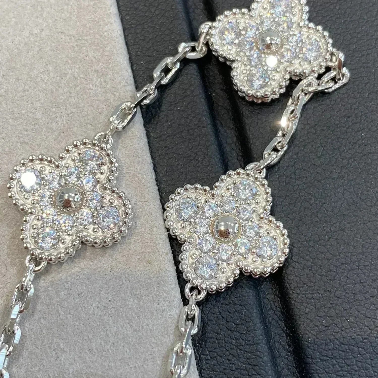 [Imperial] Nueva COLECCIÓN DE BRAZALETE TREBOL 5 MOTIVOS CON DIAMANTES COMPLETOS