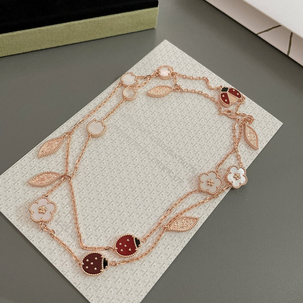 Imperial Lucky Spring Halskette mit 15 Motiven aus Roségold