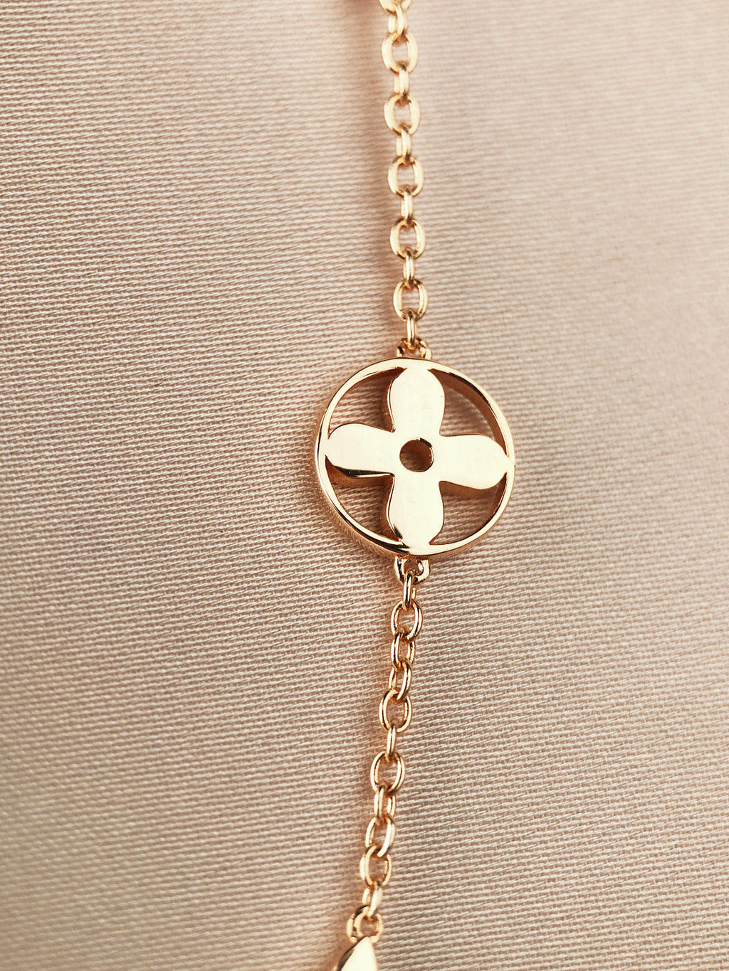 ¡®Imperial¡¯STAR AND SUN 7 MOTIFS GOLD BRACELET