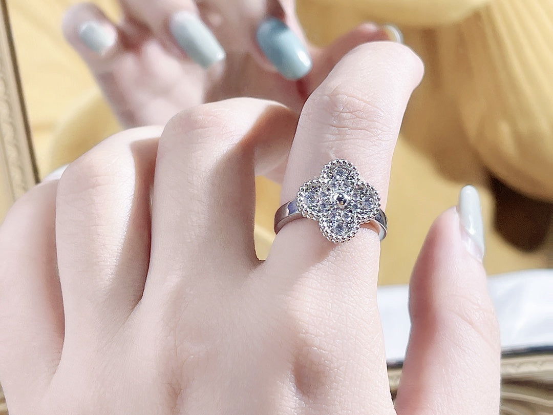 Imperial CLOVER DIAMOND RING