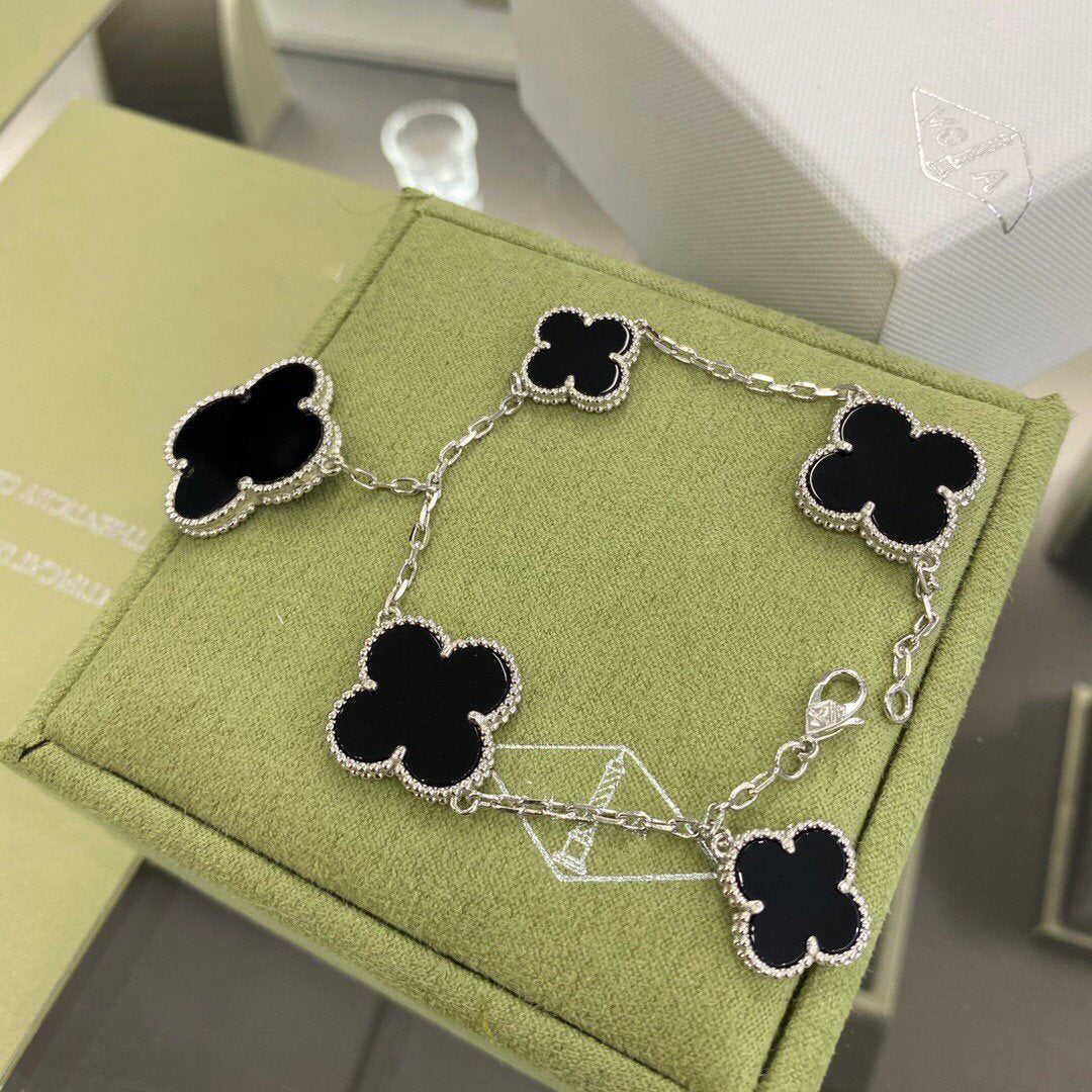 Imperial CLOVER 5 MOTIFS SIVLER ONYX ARMBAND