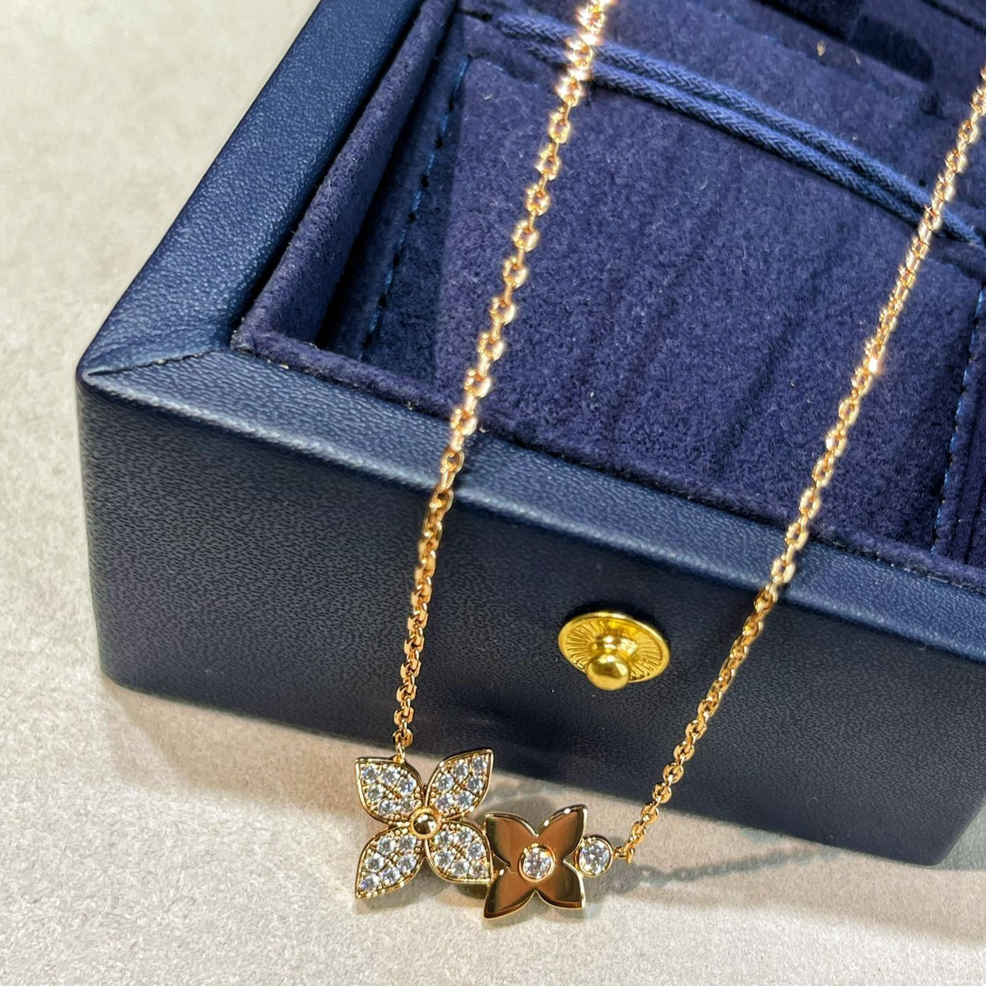 ¡®Imperial¡¯STAR BLOSSOM NECKLACE PINK GOLD DIAMONDS