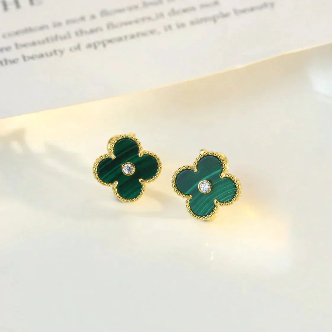 Imperial CLOVER MEDIUM 1 MOTIFS MALACHITE DIAMOND EARRINGS
