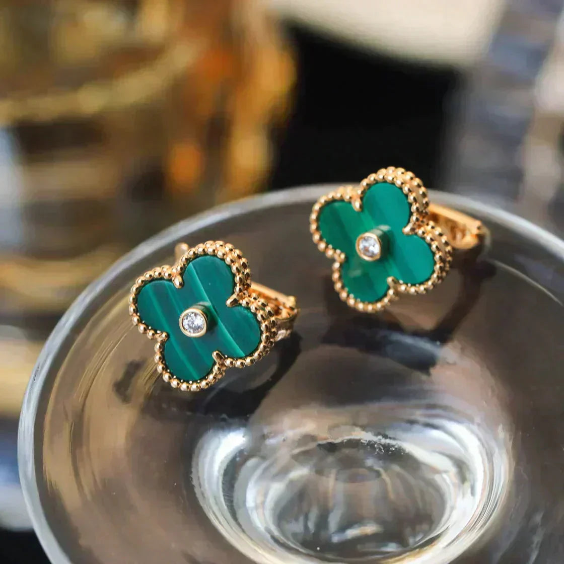 Imperial CLOVER MEDIUM 1 MOTIFS MALACHITE DIAMOND EARRINGS