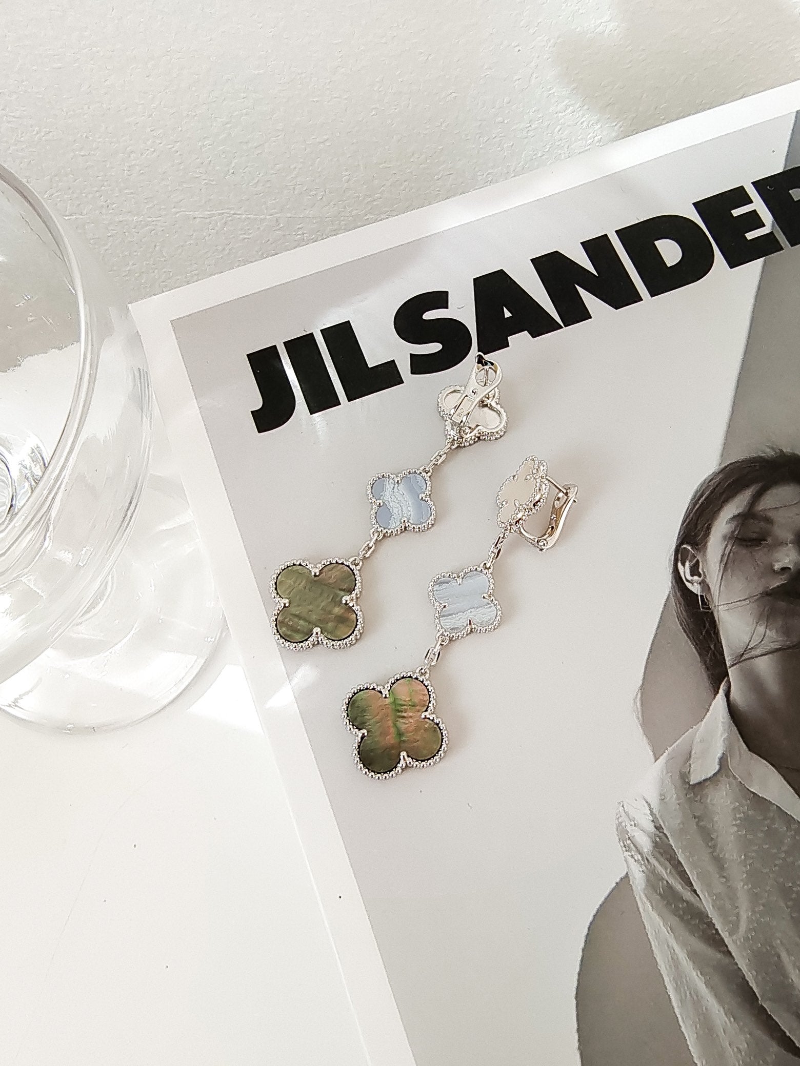 ¡®Imperial¡¯CLOVER 3 MOTIFS CHALCEDONY DARK MOP SILVER EARRINGS