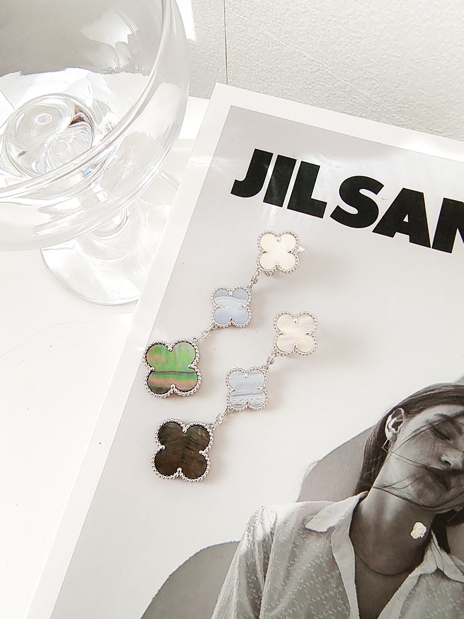 ¡®Imperial¡¯CLOVER 3 MOTIFS CHALCEDONY DARK MOP SILVER EARRINGS