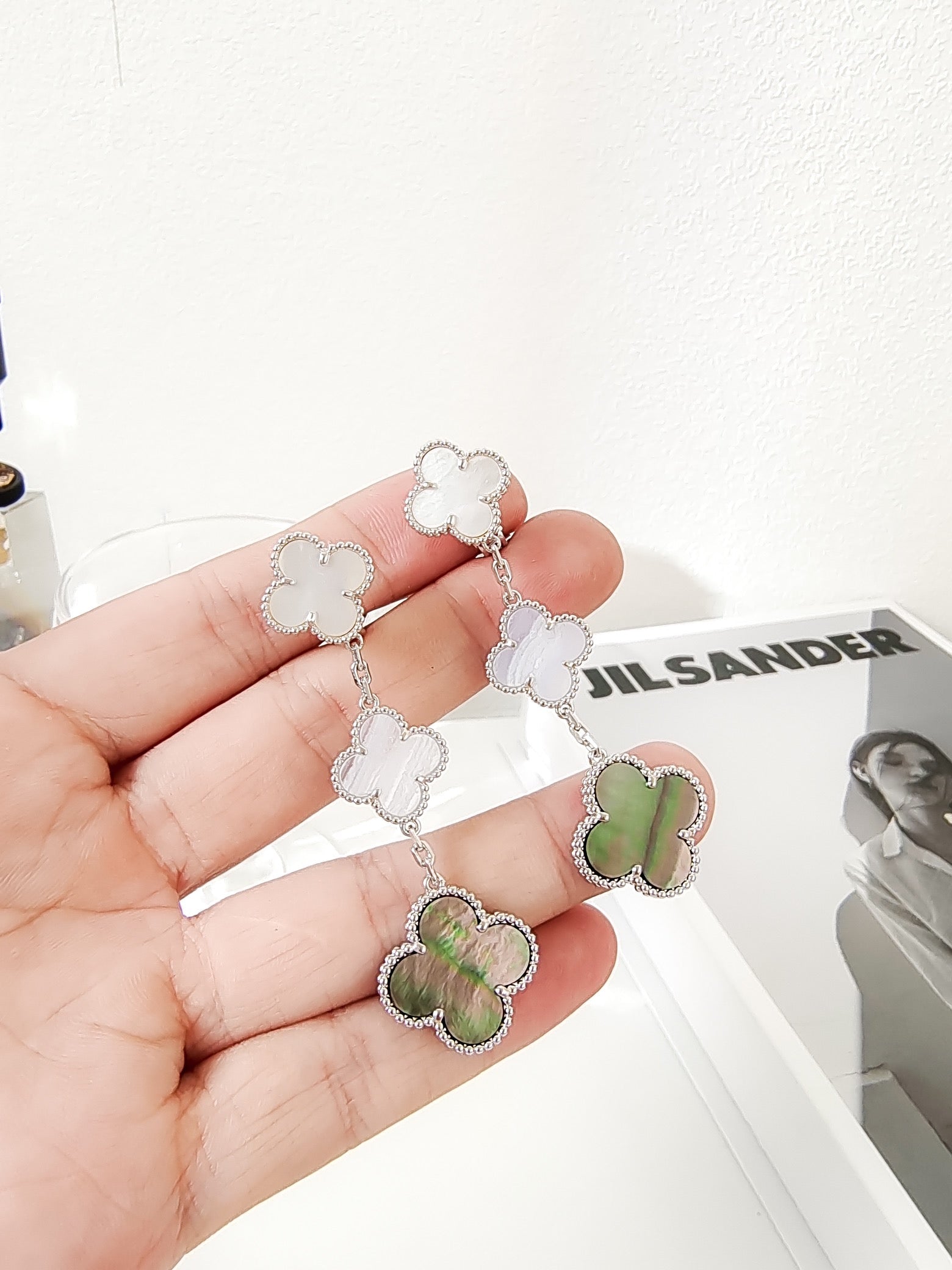 ¡®Imperial¡¯CLOVER 3 MOTIFS CHALCEDONY DARK MOP SILVER EARRINGS