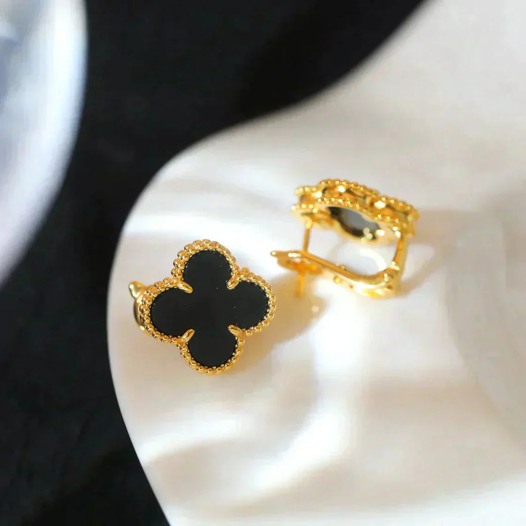 Imperial CLOVER MEDIUM 1 MOTIFS ONYX STUD EARRINGS