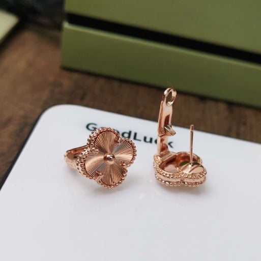 Imperial CLOVER MEDIUM STUD EARRINGS