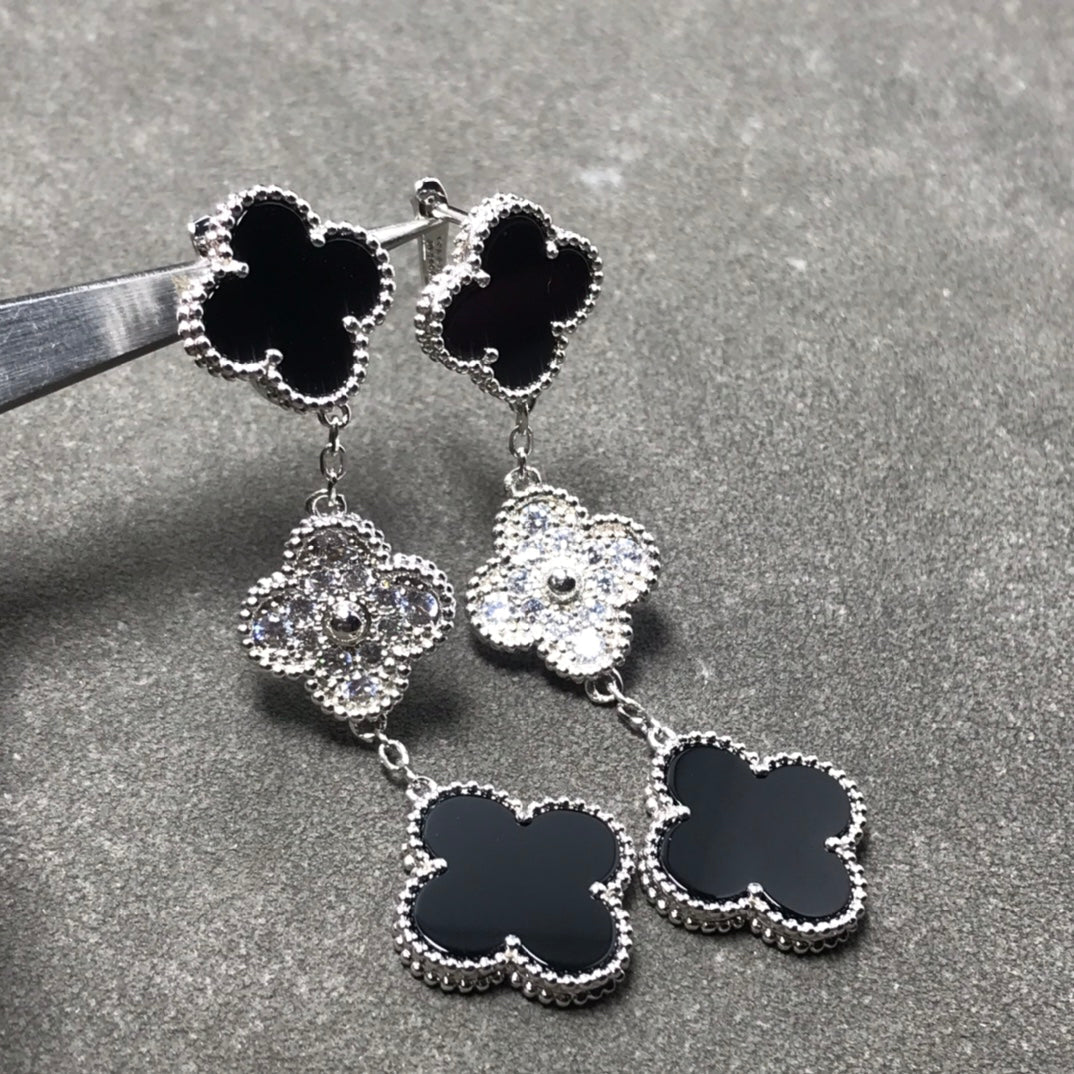 Imperial-Ohrringe mit Kleeblattmotiv, Diamant, Onyx und Silber