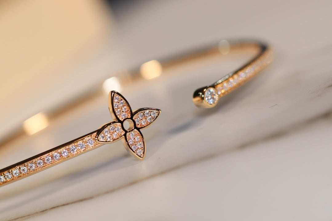 ¡®Imperial¡¯IDYLLE GOLD OPEN BRACELET DIAMOND PAVED