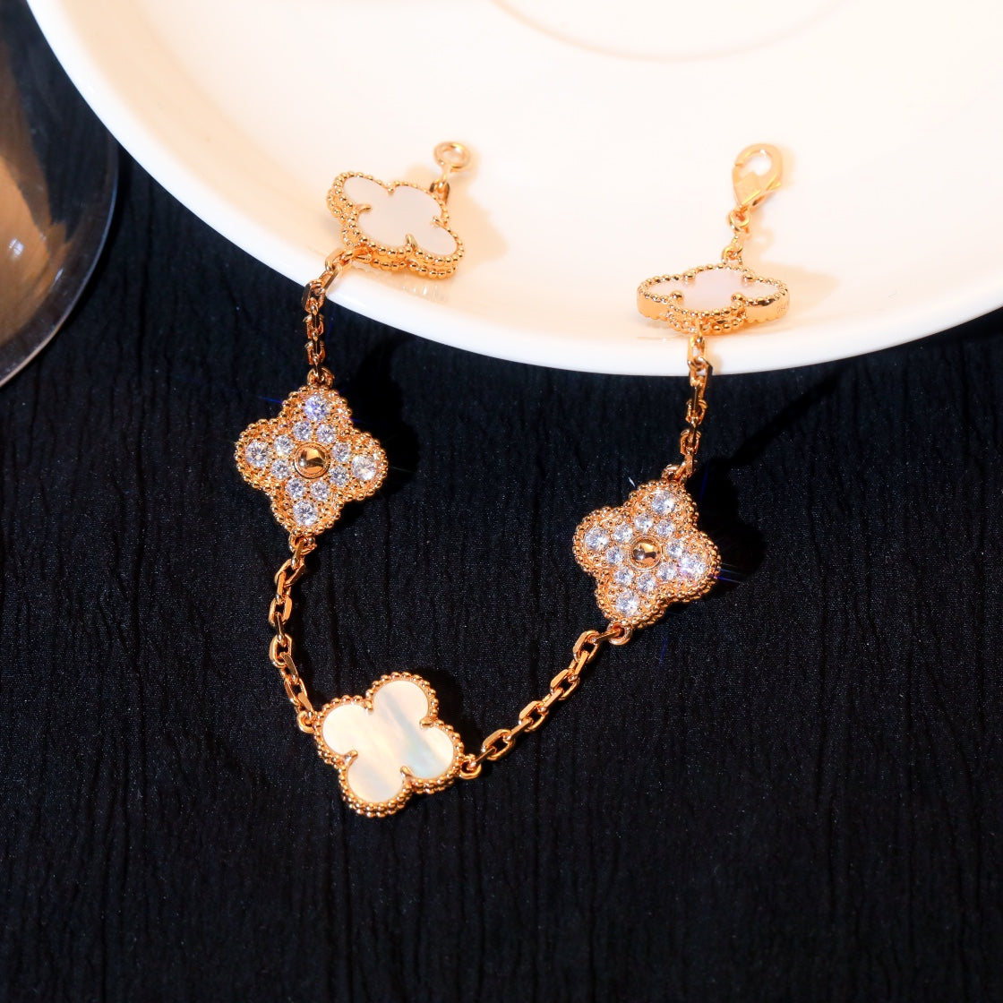 Imperial Kleeblatt-Armband mit 5 Motiven, weiß, Perlmutt, Diamant 