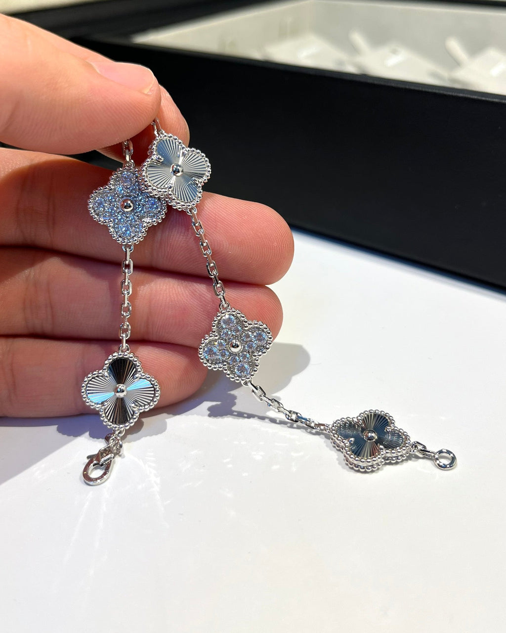 ¡®Imperial¡¯CLOVER 5 MOTIF SILVER DIAMOND BRACELET