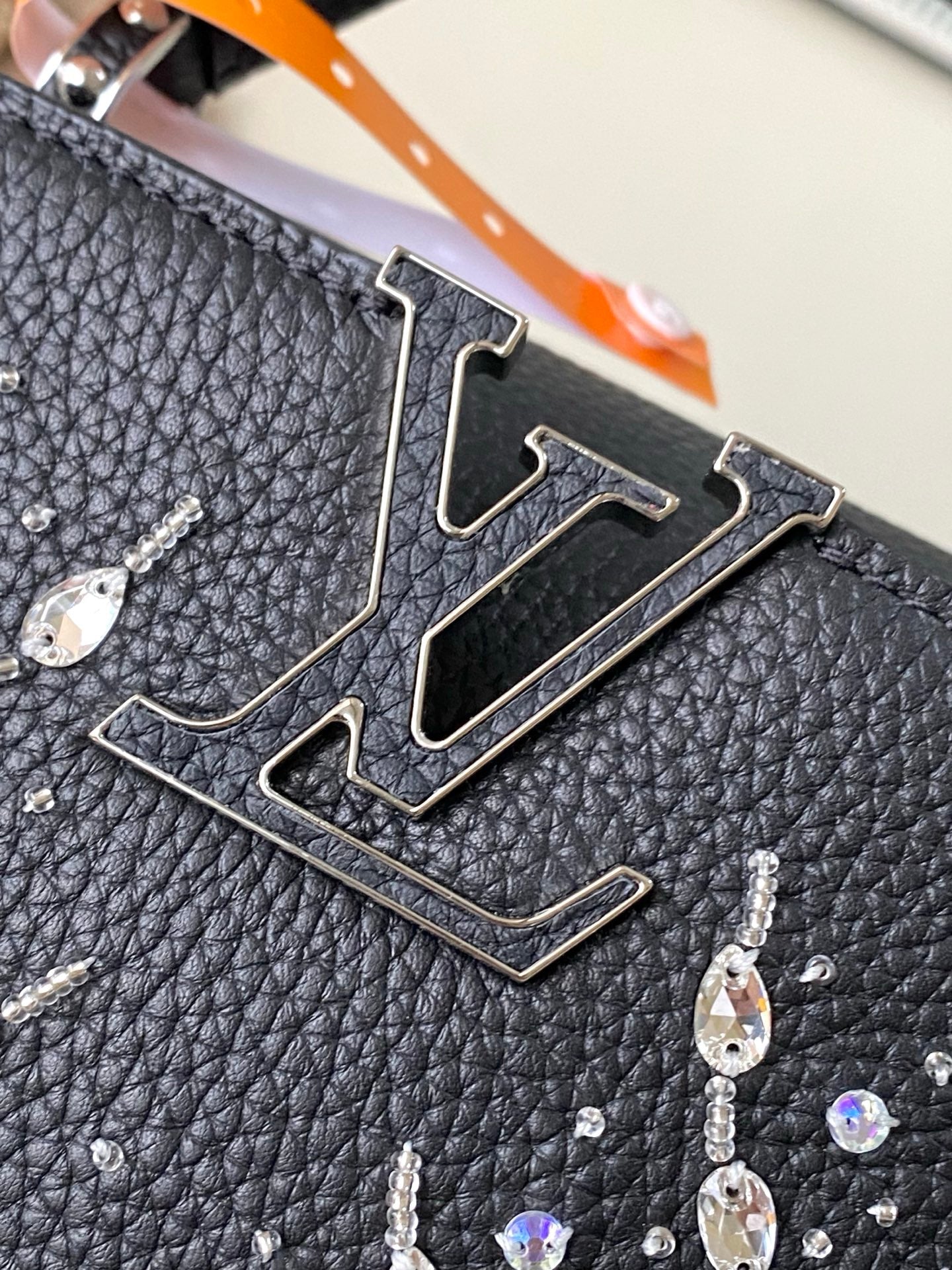 ONTHEGO 2025 NEUE KLASSISCHE SCHWARZE MINI-HANDTASCHE MIT STRASSVERZIERUNG