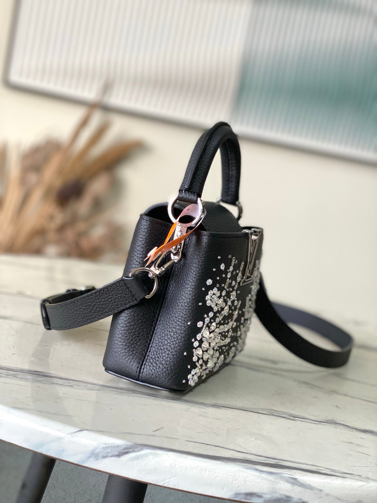 ONTHEGO 2025 NEUE KLASSISCHE SCHWARZE MINI-HANDTASCHE MIT STRASSVERZIERUNG