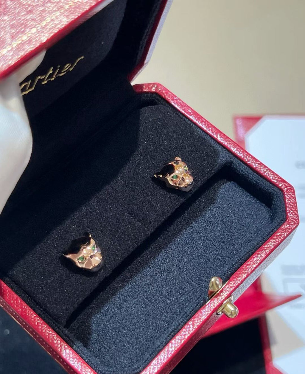 [Imperial] ARETES DE TUERCA CON IMPRESIÓN CHRRTAH, TRES COLORES