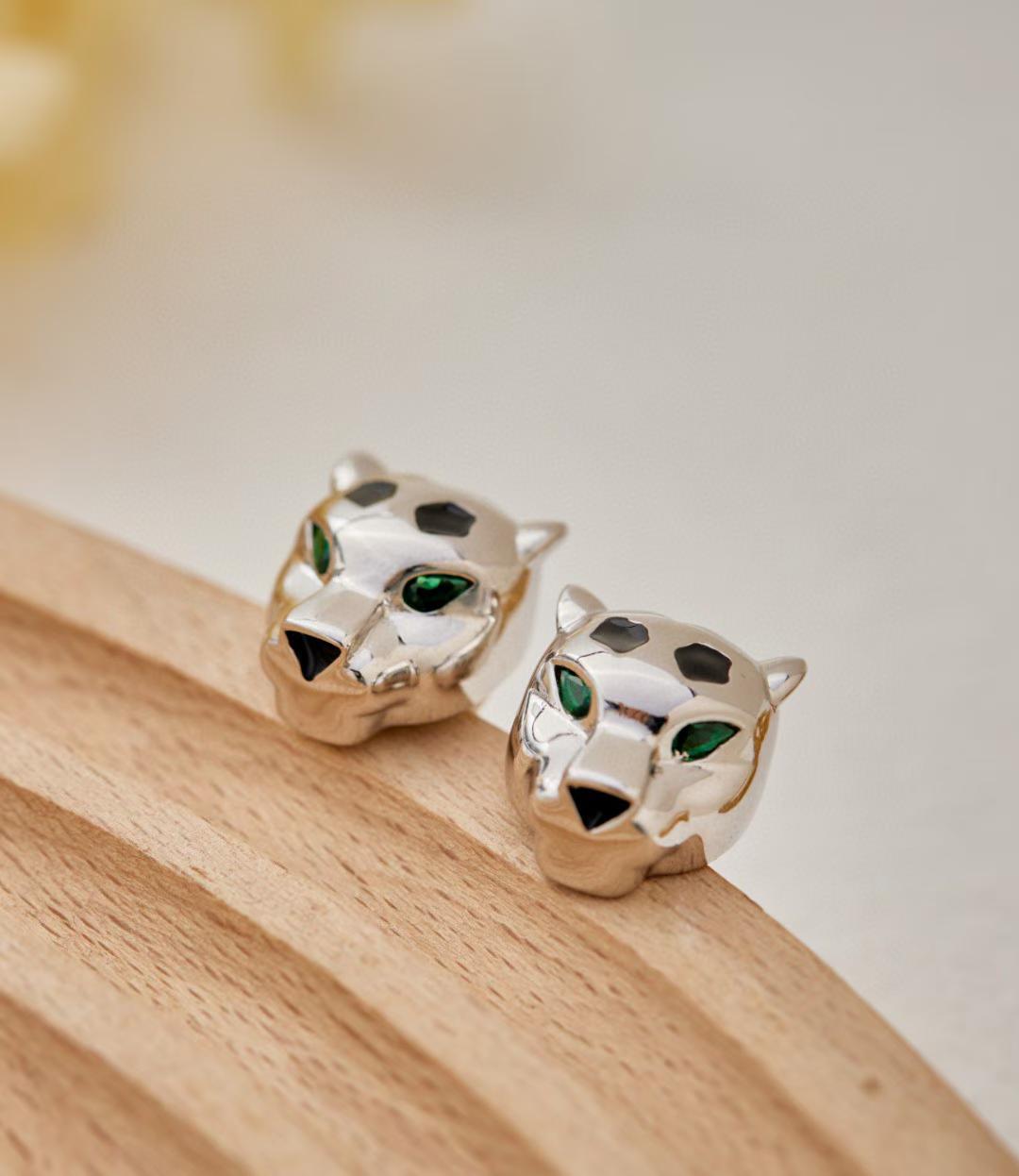 [Imperial] ARETES DE TUERCA CON IMPRESIÓN CHRRTAH, TRES COLORES