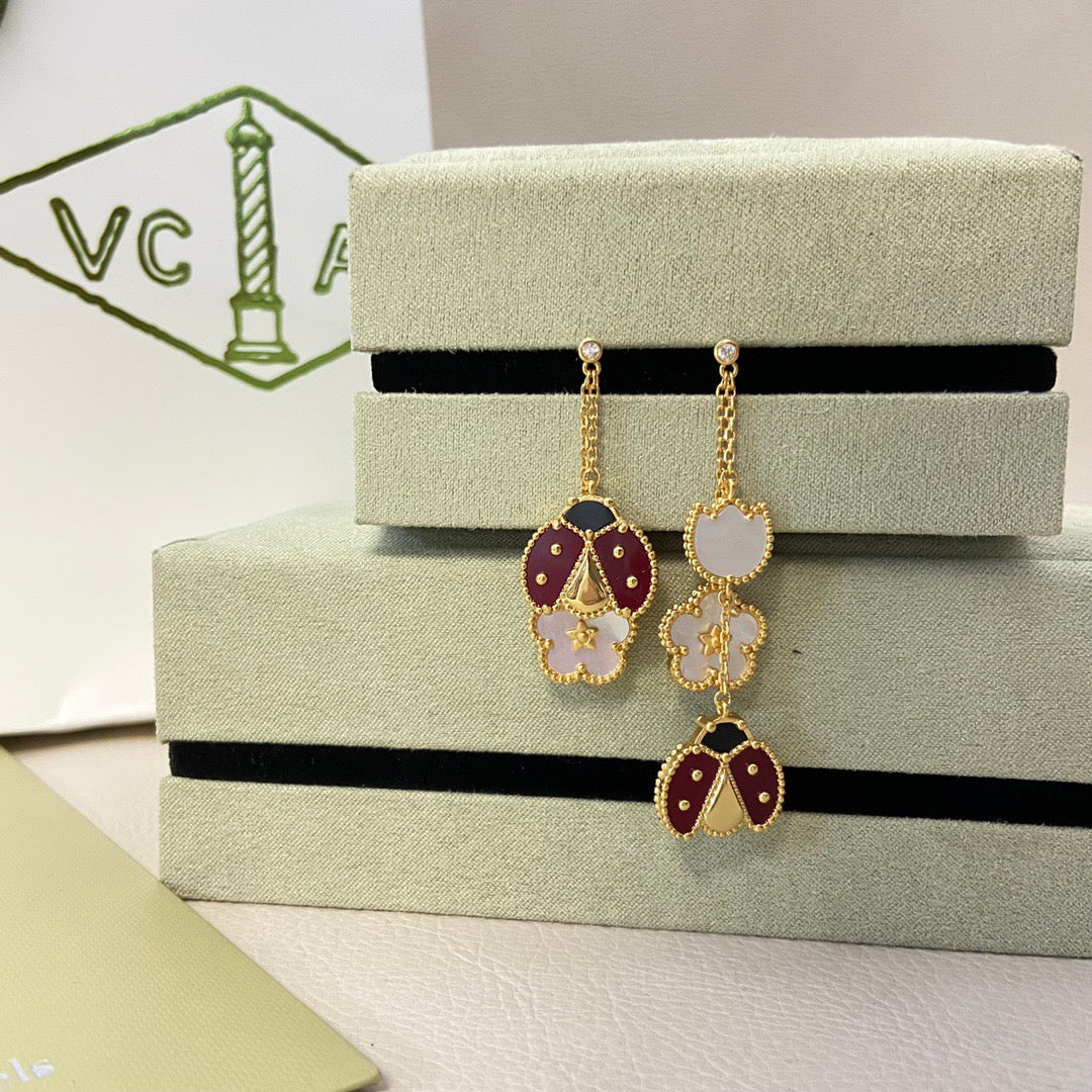 ¡®Imperial¡¯ ARETES DE SUELO DE LADYBUG BLANCO MOP