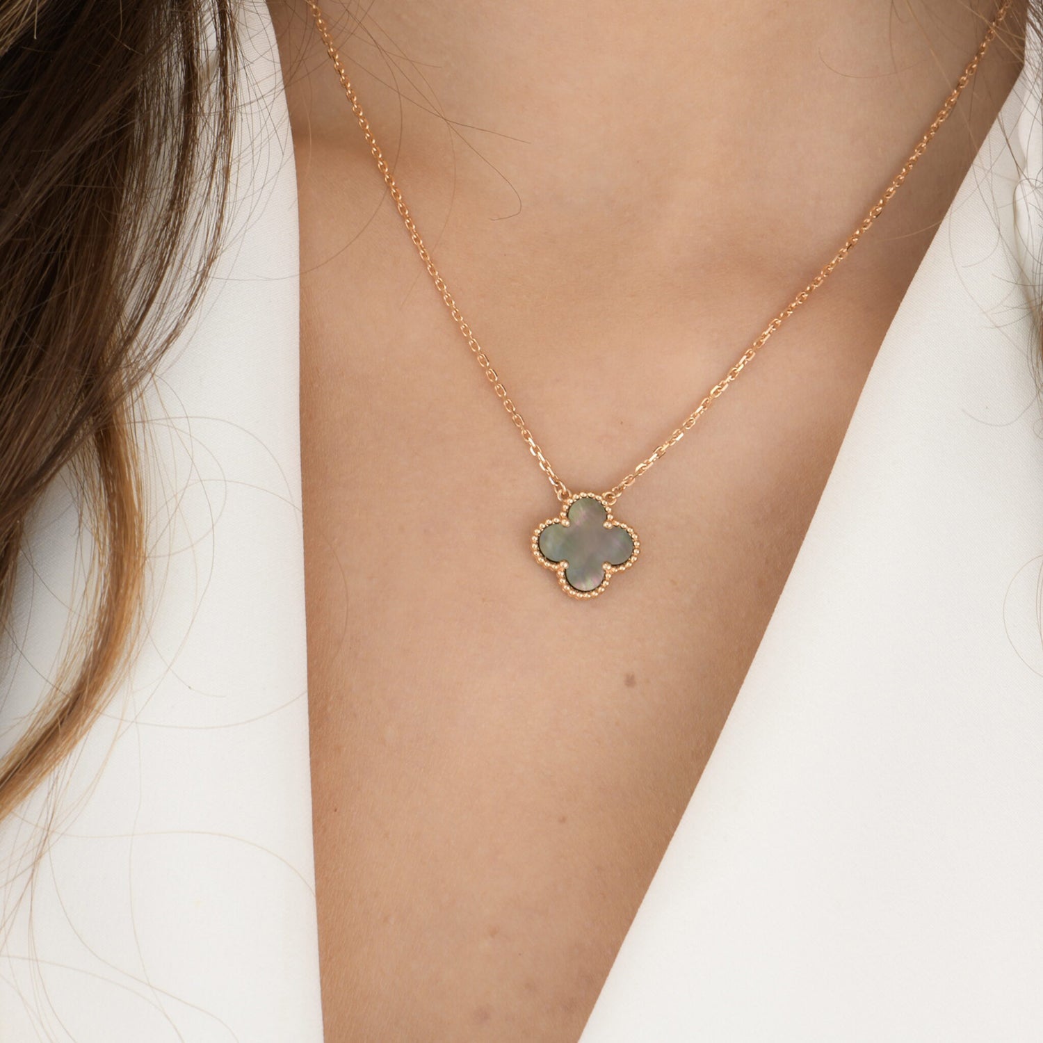 Imperial CLOVER 15MM GRAUE PERLMUTT-HALSKETTE