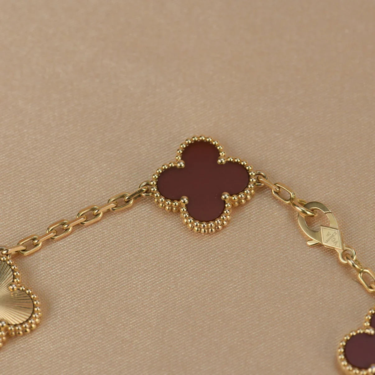 [Imperial]Nueva COLECCIÓN DE BRAZALETE TREBOL 5 MOTIVOS CORNALINA ROJA