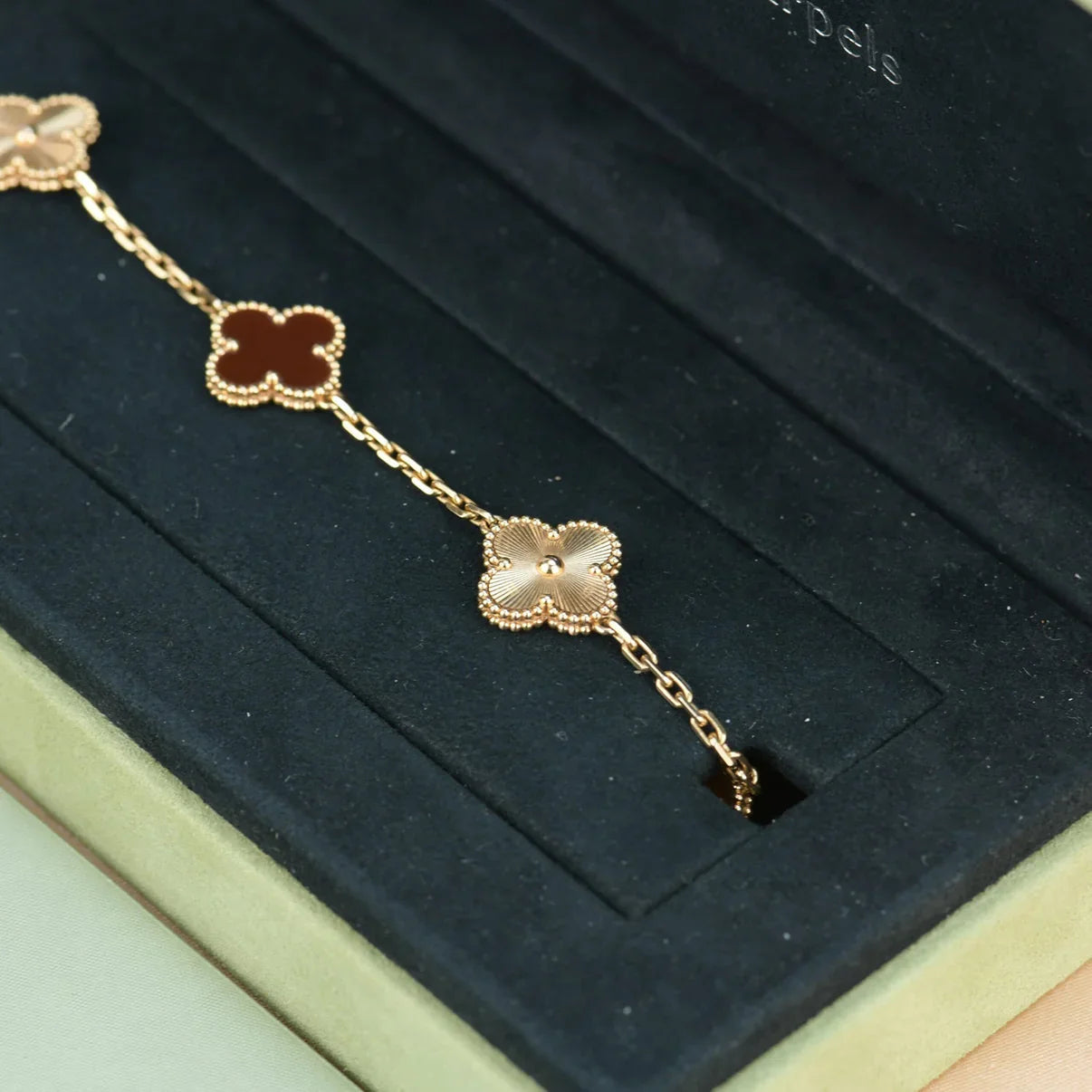 [Imperial]Nueva COLECCIÓN DE BRAZALETE TREBOL 5 MOTIVOS CORNALINA ROJA