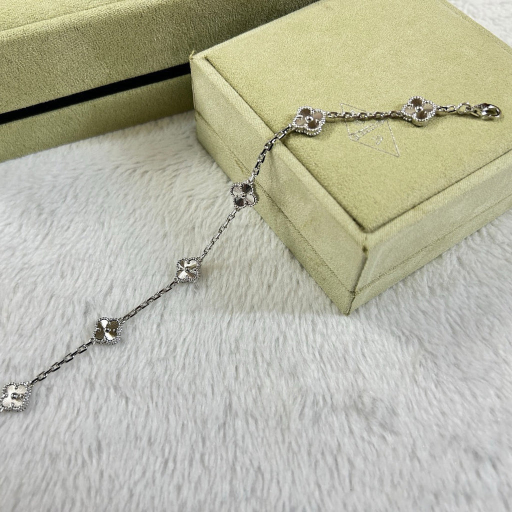 [Imperial]Nuevo BRAZALETE DE DIAMANTE TREBOL 6 MOTIVOS
