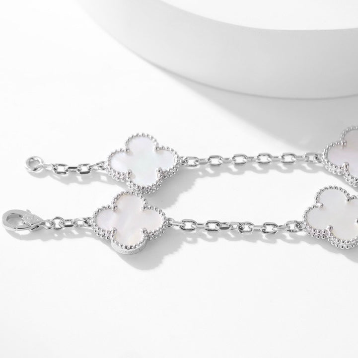 ¡®Imperial¡¯CLOVER 10 MOTIFS WHITE MOTHER OF PEARL NECKLACE