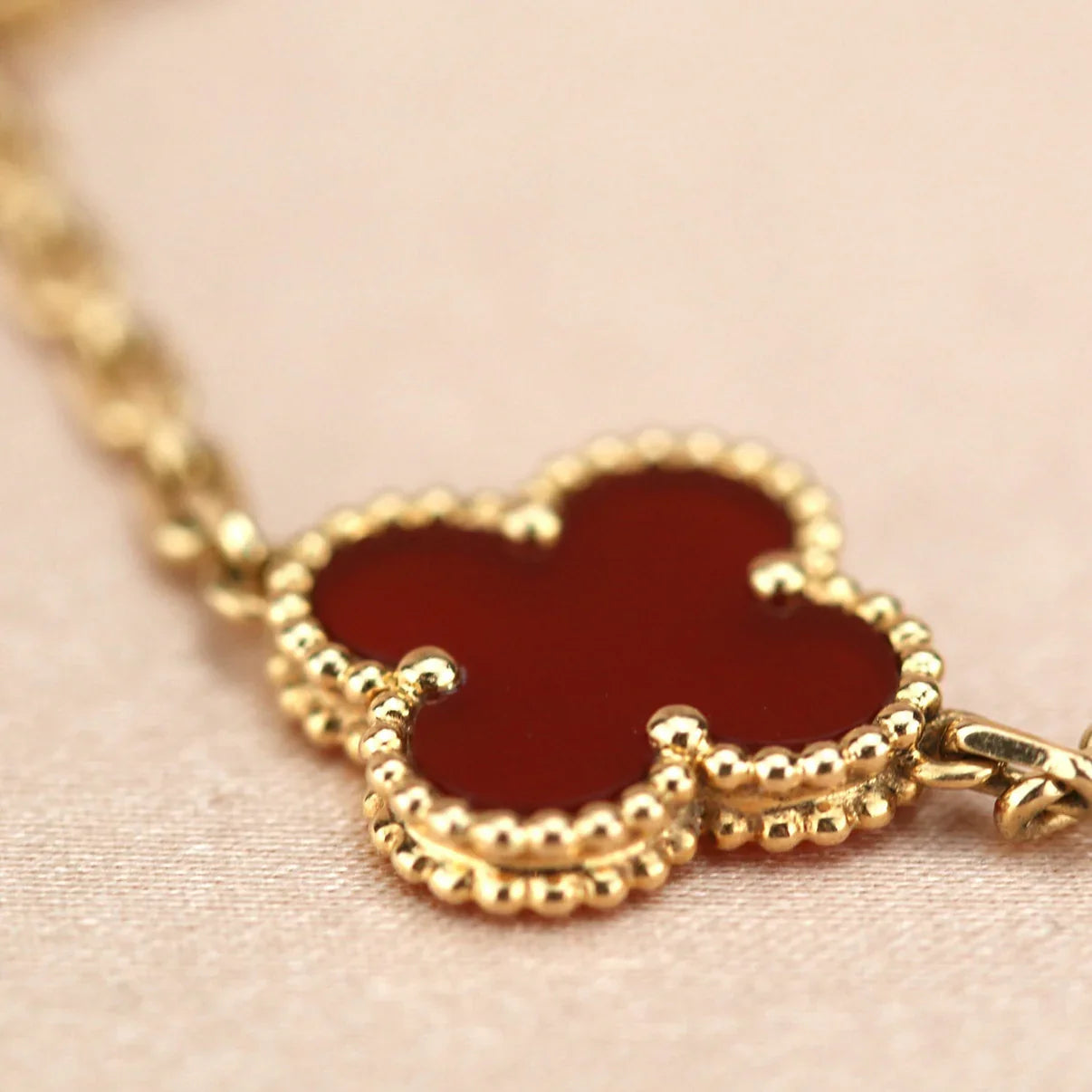 [Imperial]Nueva COLECCIÓN DE BRAZALETE TREBOL 5 MOTIVOS CORNALINA ROJA