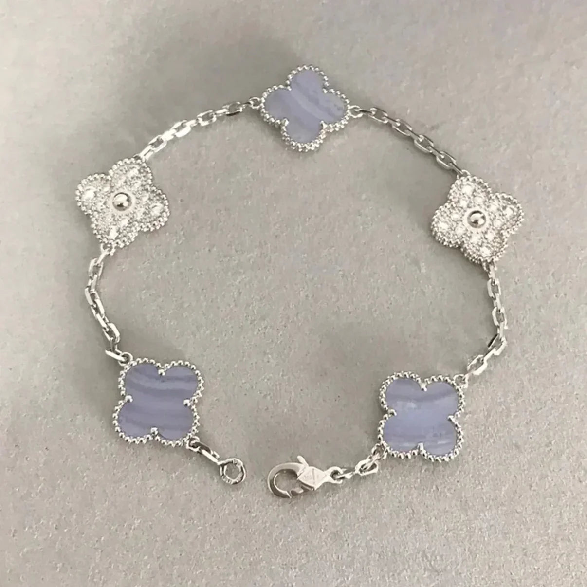 [Imperial]Nueva COLECCIÓN DE BRAZALETE TREBOL 5 MOTIVOS CALCEDONIA MORADA
