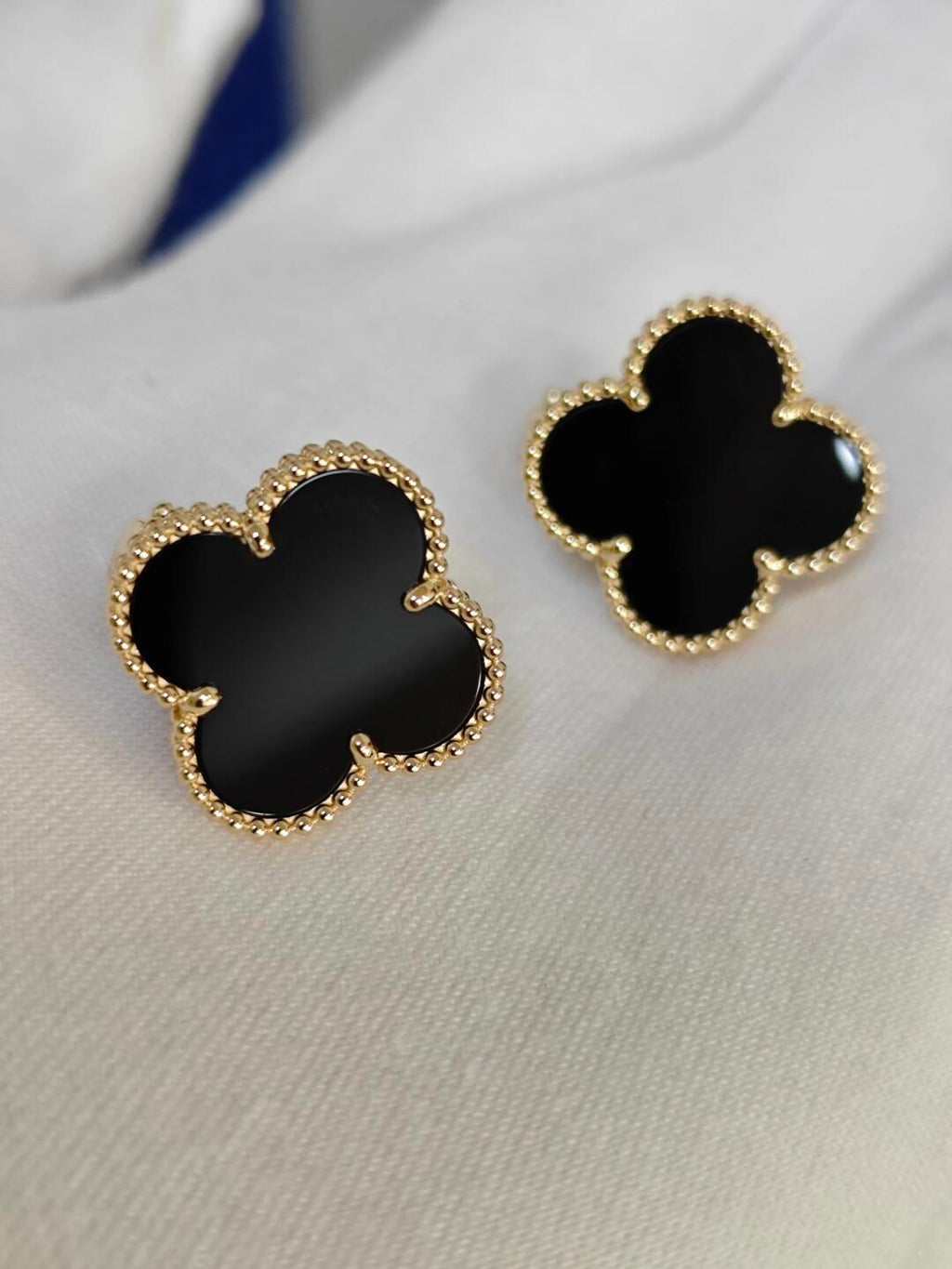[Imperial] TREBOL ARETES MADRE PERLA NEGRA 20MM