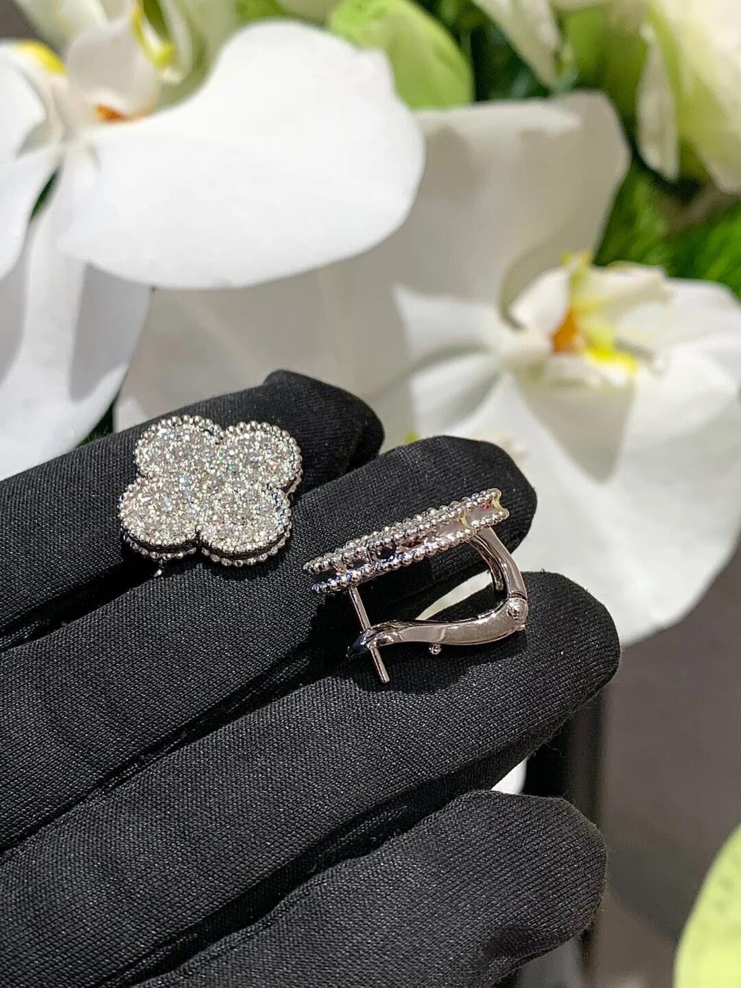 [Imperial] TREBOL ARETES DE DIAMANTE 20MM PLATA