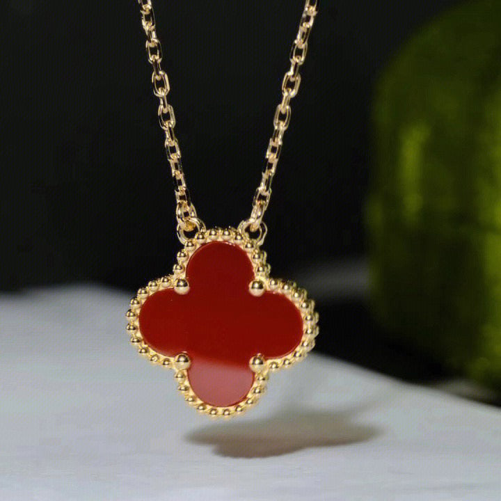Imperial CLOVER 15MM CARNELIAN SINGLE FLOWER NECKLACE