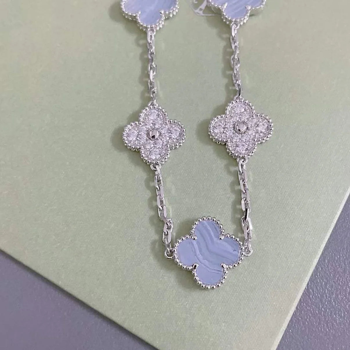 [Imperial]Nueva COLECCIÓN DE BRAZALETE TREBOL 5 MOTIVOS CALCEDONIA MORADA
