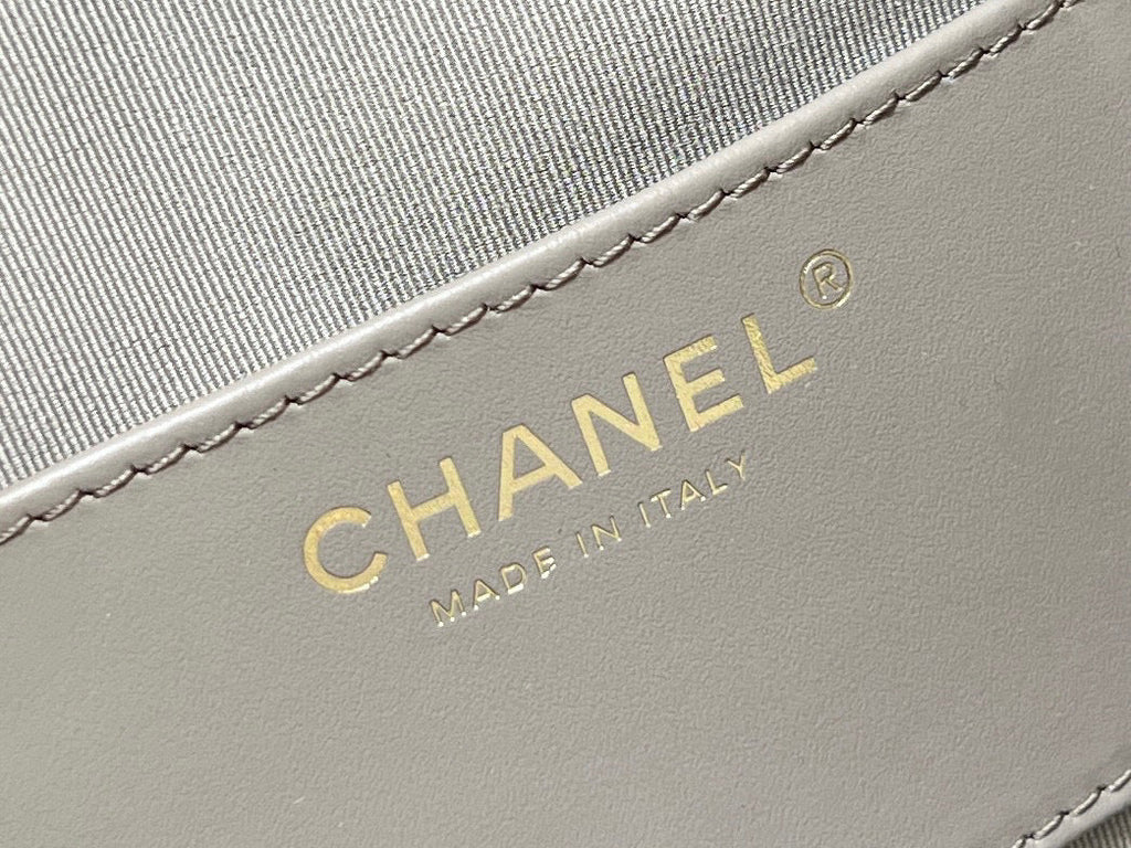 CC 25 Handtasche in Grau 40 Wildleder Kalbsleder Goldbeschläge