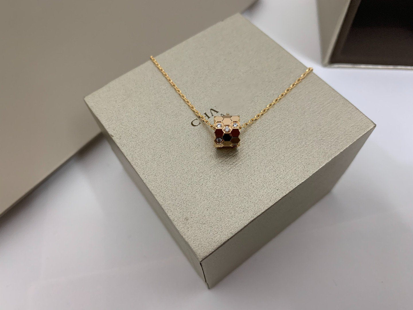 Imperial BEE LOVE DIAMOND NECKLACE