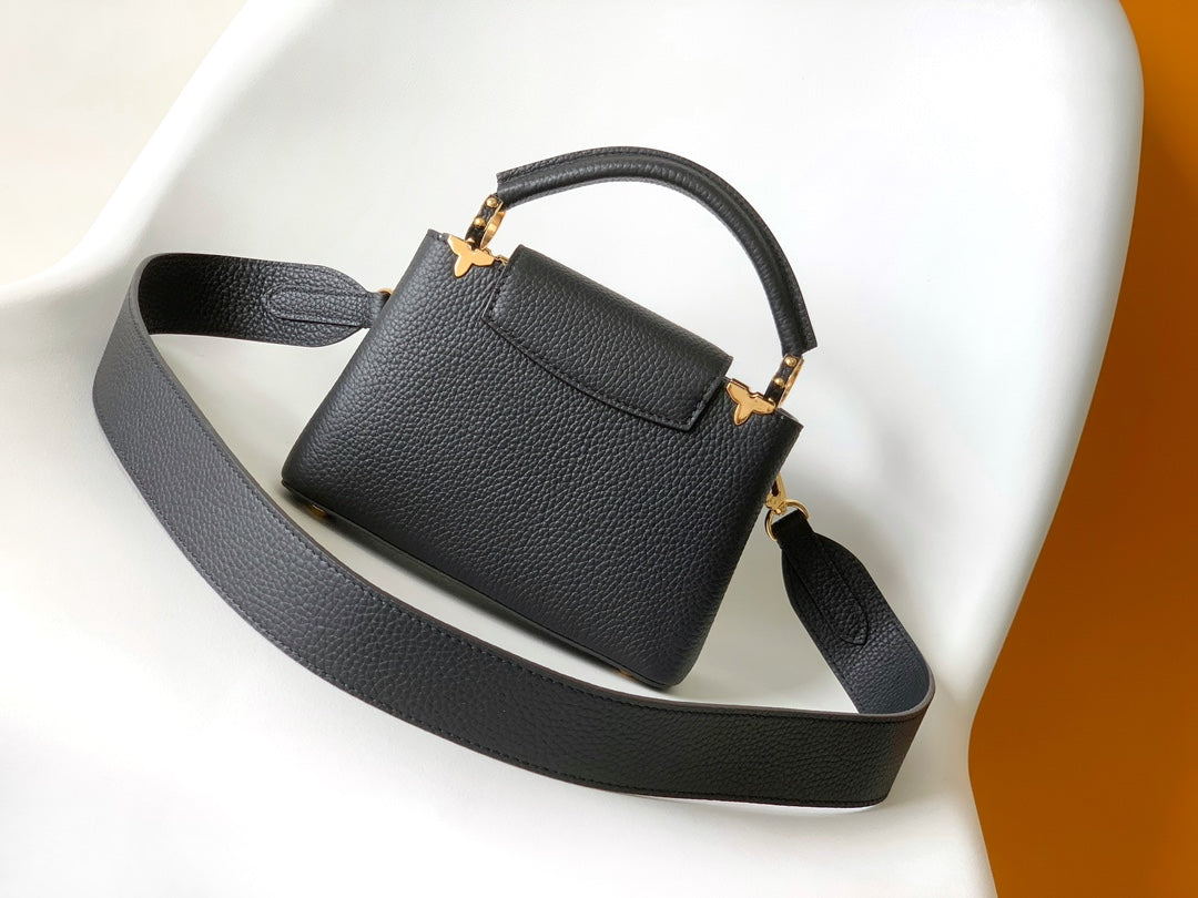 カプシーヌ MM バッグ 21インチ ブラック トリヨン牛革 ゴールド金具