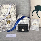 FREESIEN-KARTENHALTER 10 IN SCHWARZ GESTEPPT AUS KALBLEDER