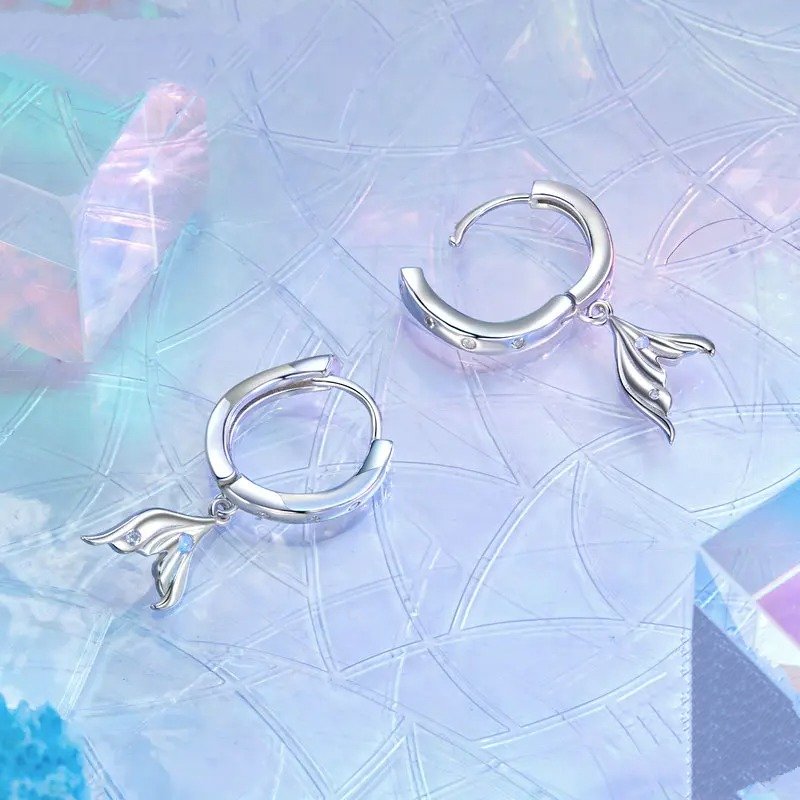 Zarter, vergoldeter Ohrring, hypoallergen, Fischschwanz-Ohrring, Geschenk SCE1744