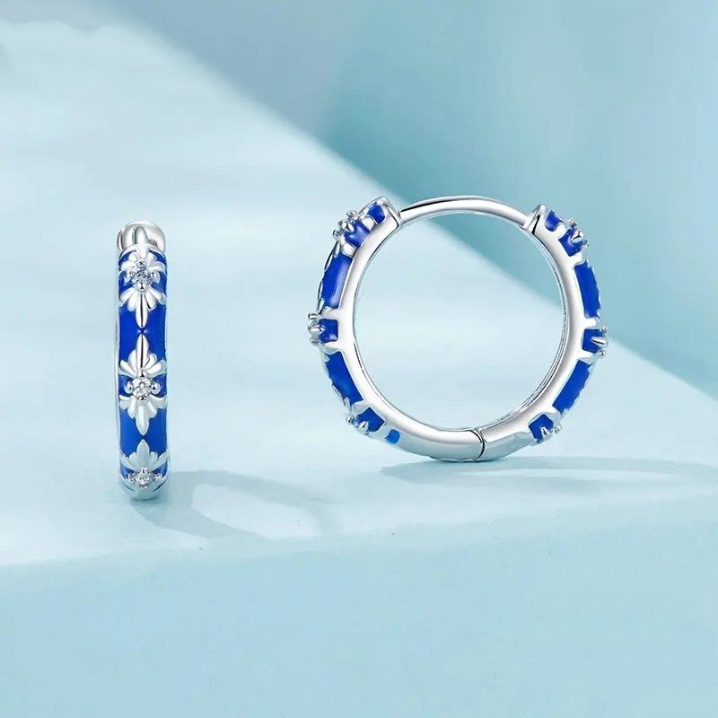 ホワイトゴールドメッキのInifinite Loveフープイヤリング軟骨イヤリング軽量