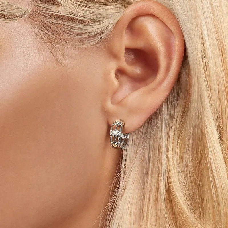 ホワイトゴールドメッキのInifinite Loveフープイヤリング軟骨イヤリング軽量