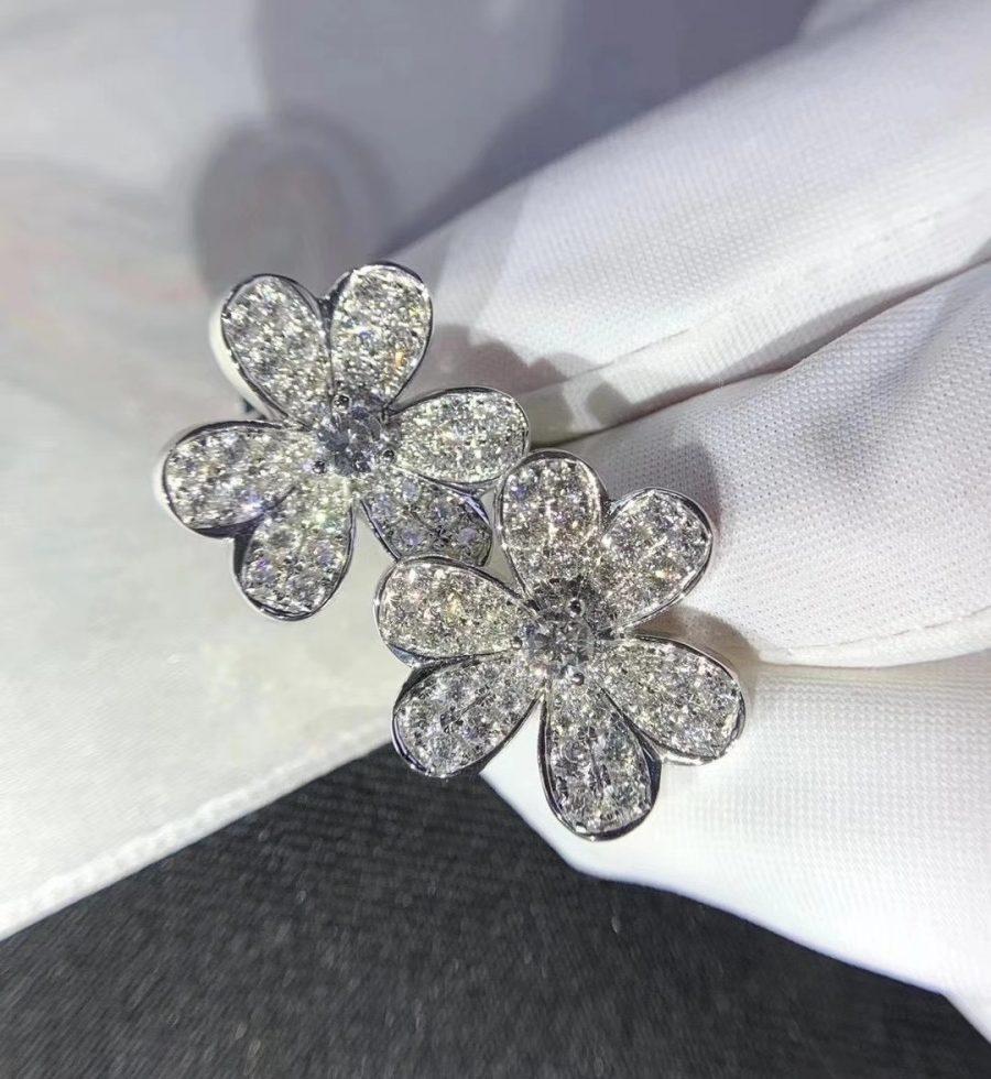 Imperial Frivole Silberne Blumen-Diamant-Ohrringe