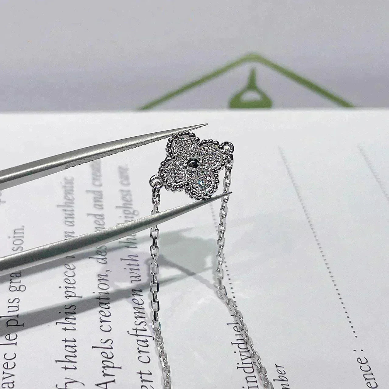 Imperial Kleeblatt-Armband mit einzelner Blume, Silber