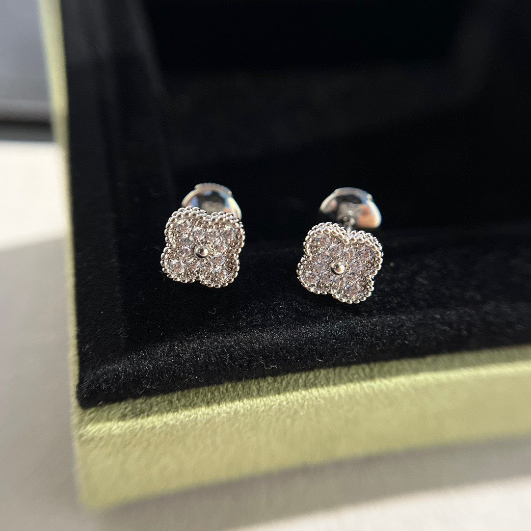 Imperial CLOVER MINI DIAMOND STUD EARRINGS