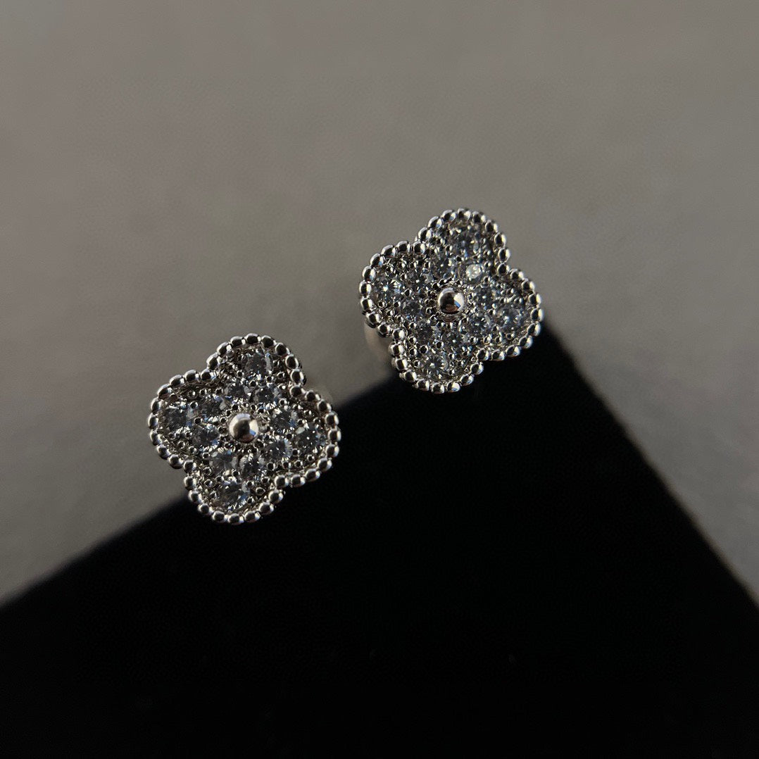 Imperial CLOVER MINI DIAMOND STUD EARRINGS